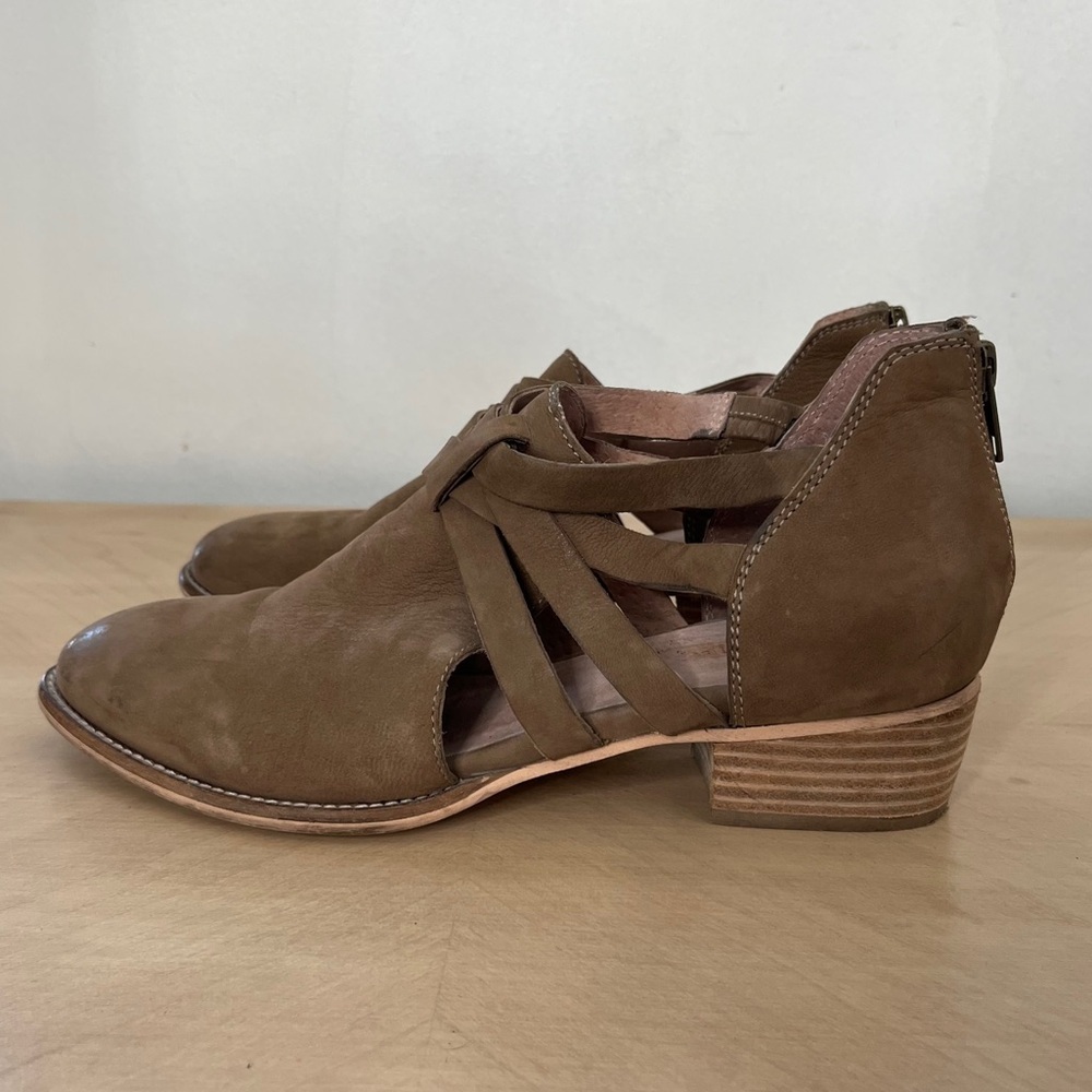 Seychelles Tan Leather Ankle Boots Cutout Almond Toe Booties Women's 8.5